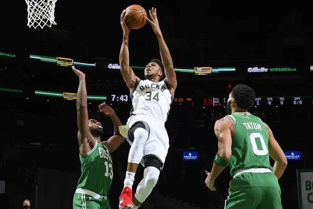  塔图姆绝杀三分创纪录，凯尔特人终结雄鹿七连胜  